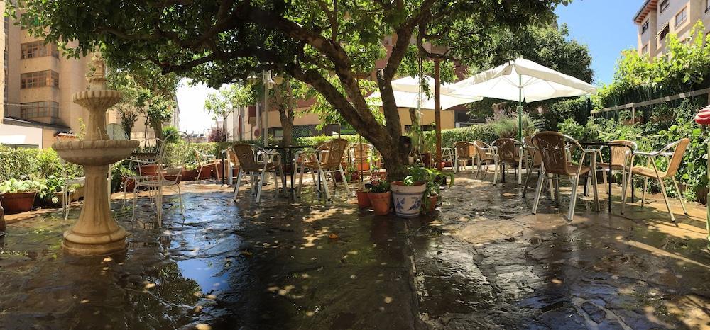 Hotel A Nieu Jaca Exterior foto
