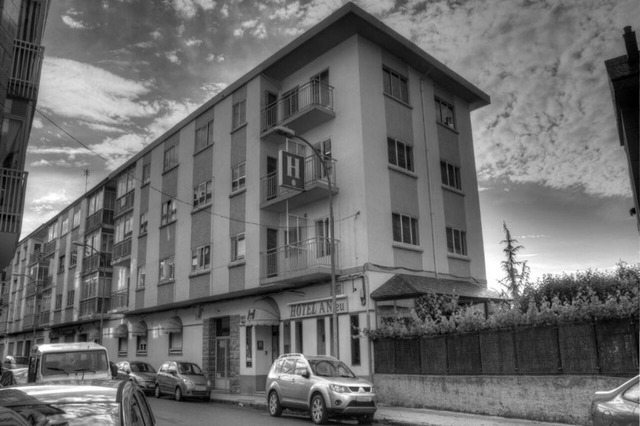 Hotel A Nieu Jaca Exterior foto