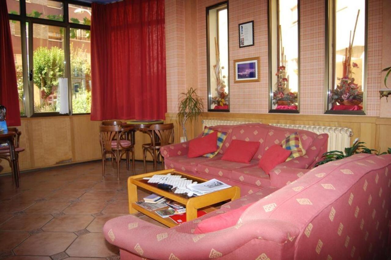 Hotel A Nieu Jaca Exterior foto