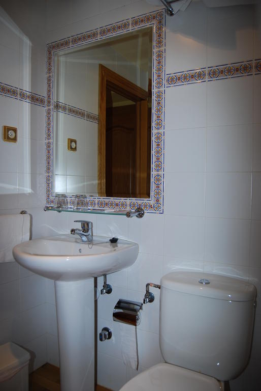 Hotel A Nieu Jaca Habitación foto