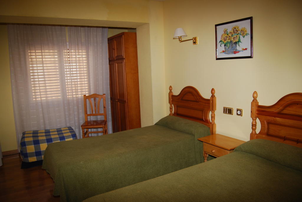 Hotel A Nieu Jaca Habitación foto