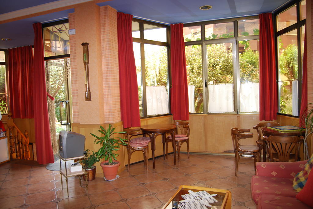 Hotel A Nieu Jaca Exterior foto
