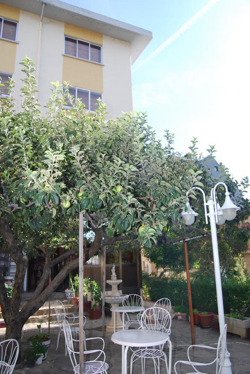 Hotel A Nieu Jaca Exterior foto
