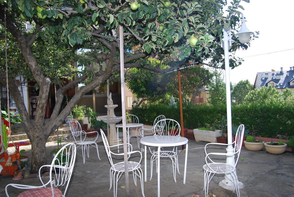 Hotel A Nieu Jaca Exterior foto