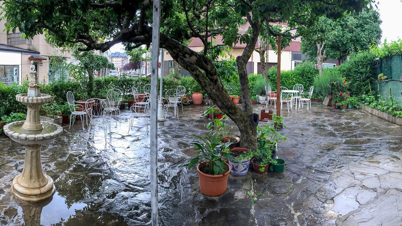 Hotel A Nieu Jaca Exterior foto